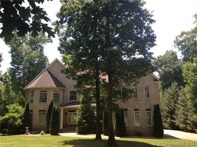 The grounds and outdoor space of the celebration home